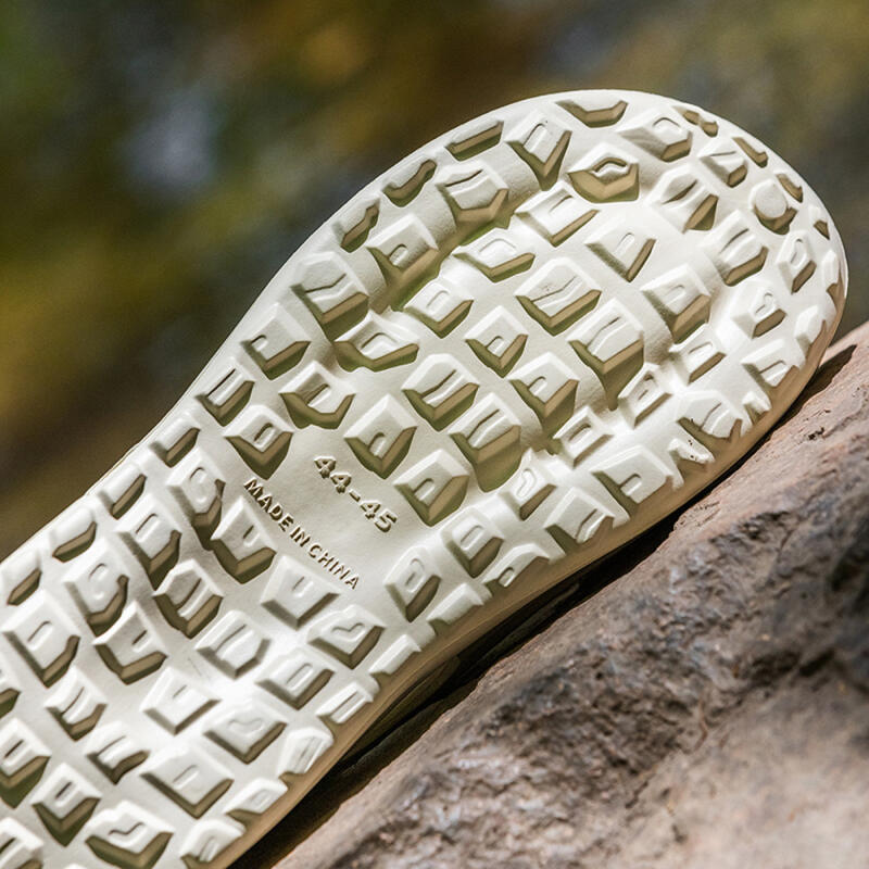 Miękkie, grube, antypoślizgowe – Men Shoes Marks recenzja i cena